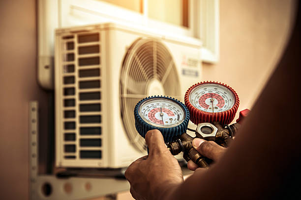 Professional Hvac technician working in Lisbon, MD